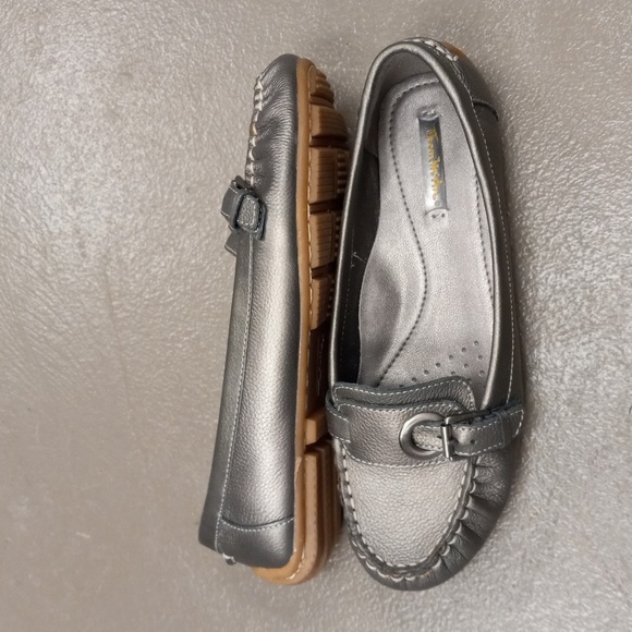 Thom McAn Pewter Colored, Leather, Loafers - Picture 7 of 13